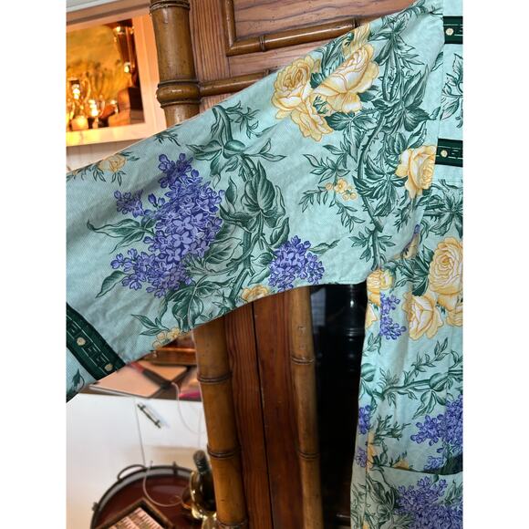 Vintage 1980s Model’s Coat Floral Housecoat Yellow Rose &Lilac Print Snap Front - Picture 2 of 5
